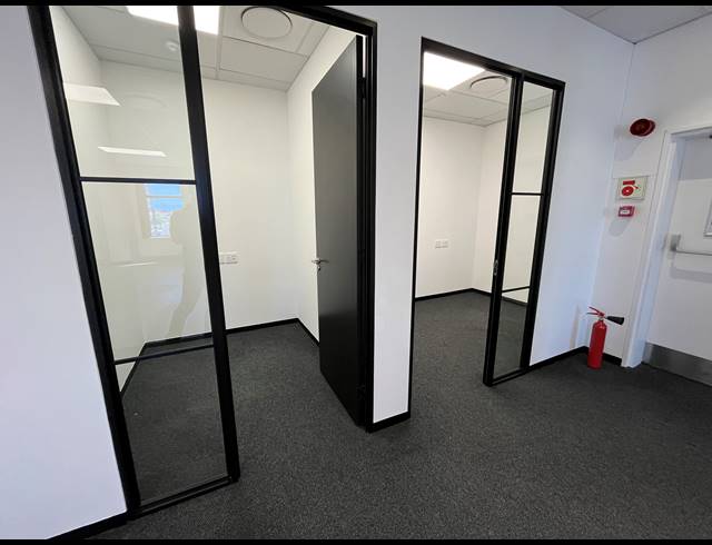 374M² OFFICE TO LET IN MILNERTON CENTRAL